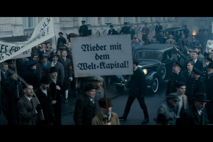 ウィーンで「ハイル・ヒトラー！」の大斉唱　『ナチスに仕掛けたチェスゲーム』本編映像