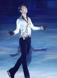 羽生結弦選手の華麗なアイスショーの画像