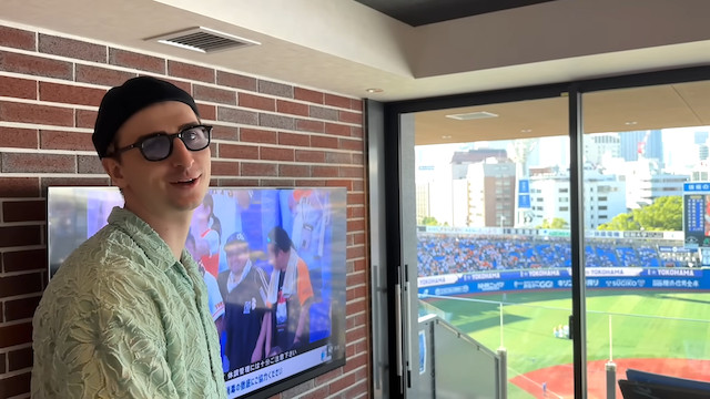 サワヤン、44万円のVIPルームで野球観戦の画像