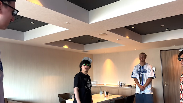 サワヤン、44万円のVIPルームで野球観戦の画像