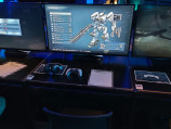 会場内に設けられた試遊コーナーの机上。モニターには『アーマード・コア6』のアセンブル画面が映し出されている
