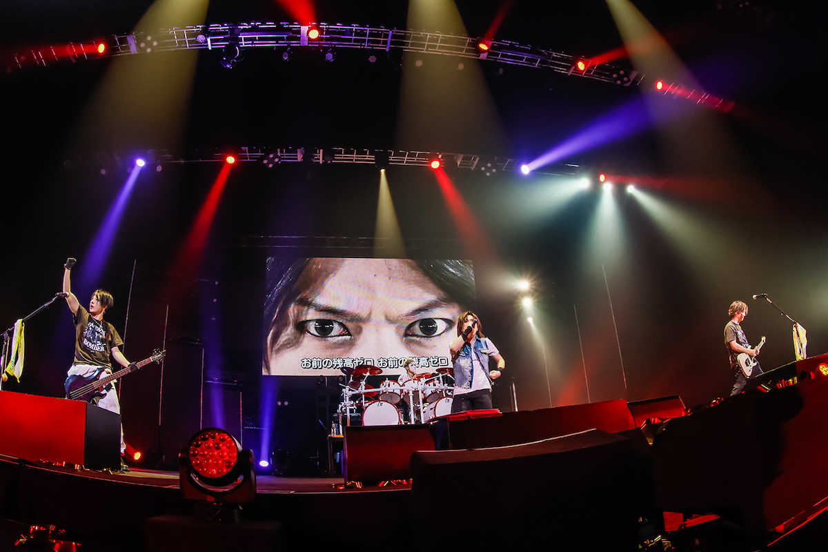 ゴールデンボンバー ライブ写真