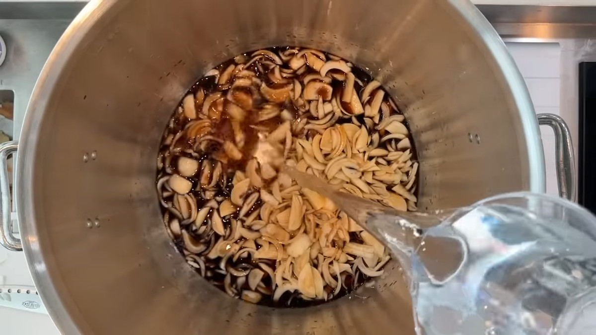 はじめしゃちょー、超巨大牛丼を作成の画像