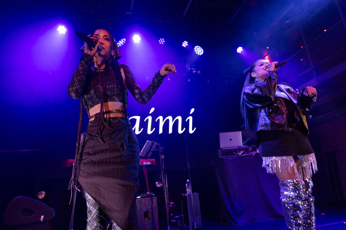 『aimi presents ‘STAY READY vol.2’ supported by BACARDI』aimi×EMI MARIAライブ写真（撮影＝池村隆司）