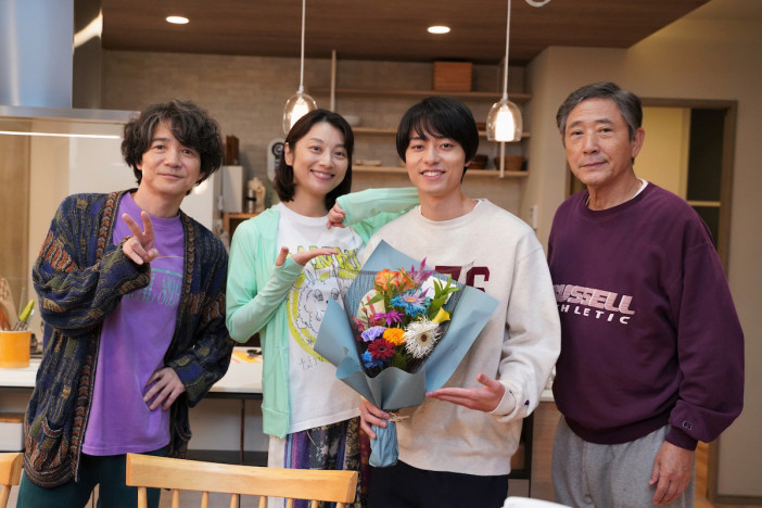 作間龍斗21歳の誕生日を『コタツがない家』“家族”でお祝い　「ビックリしましたね！」