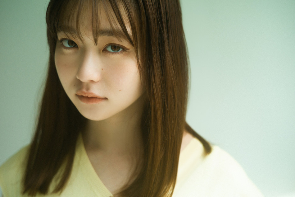 女優・山田杏奈が初表紙の雑誌