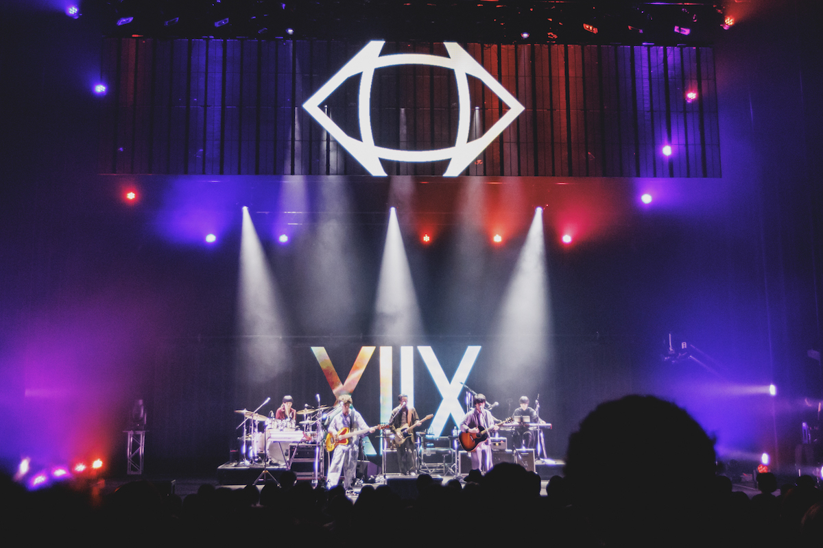 『XIIX LIVE TOUR 「XIIX」』ライブ写真（撮影＝Viola Kam (V’z Twinkle)）