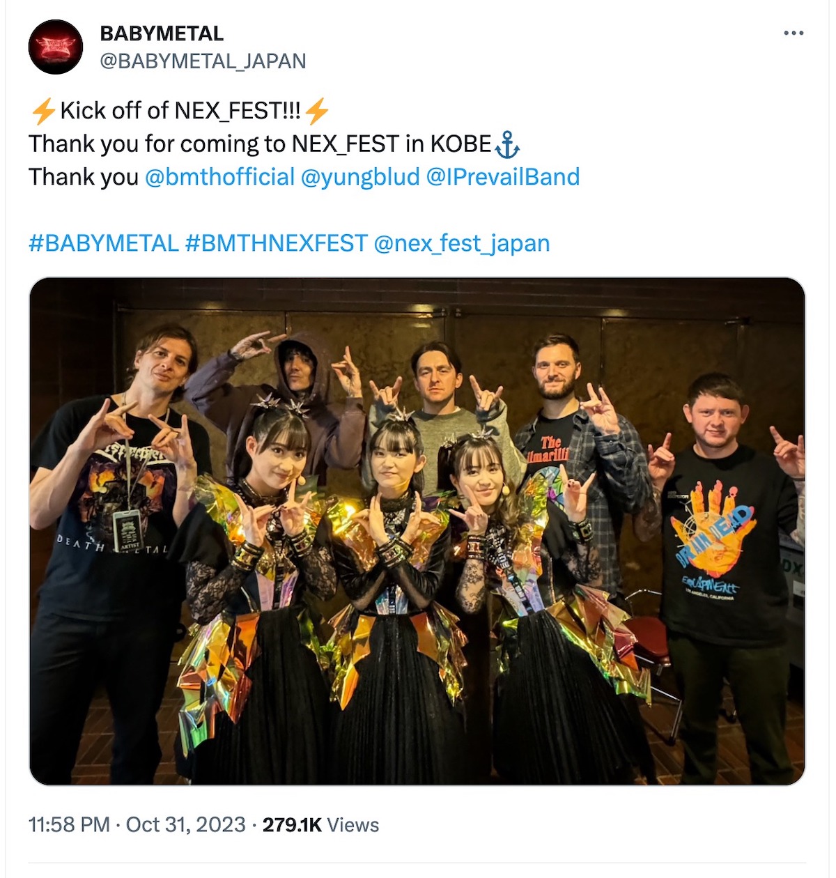 BABYMETAL、BMTHらと集合ショット