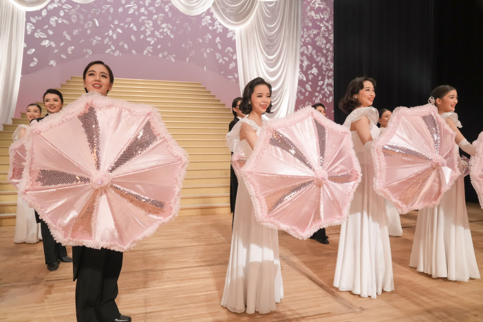 朝ドラ『ブギウギ』輝きを放った退団公演　OSK日本歌劇団を象徴する「桜咲く国」の歴史
