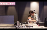 菊地亜美、3歳の愛娘と昼食作り