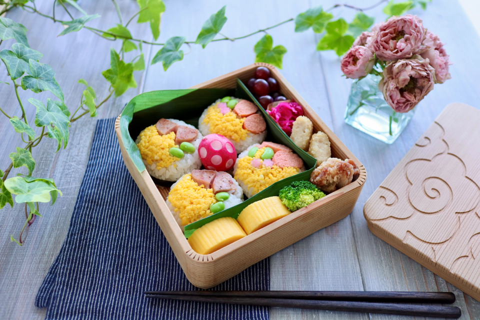 かわいいが止まらない 『おにぎり＆サンドイッチ弁当』の画像