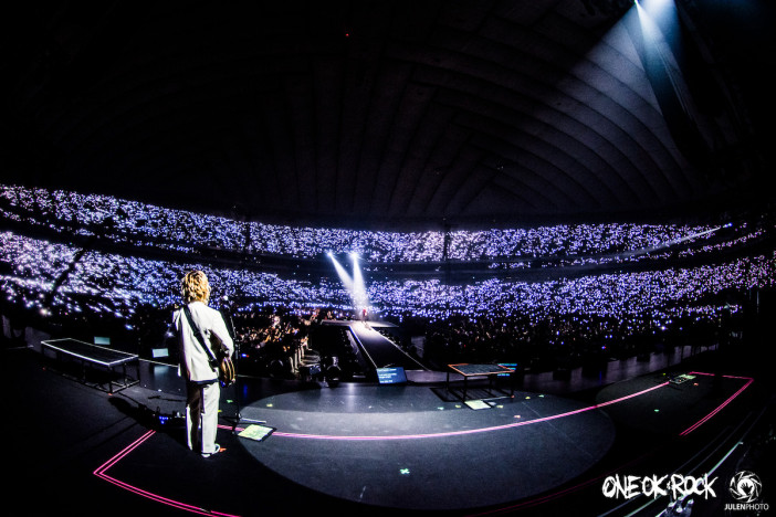 ONE OK ROCK『VS』ライブ写真