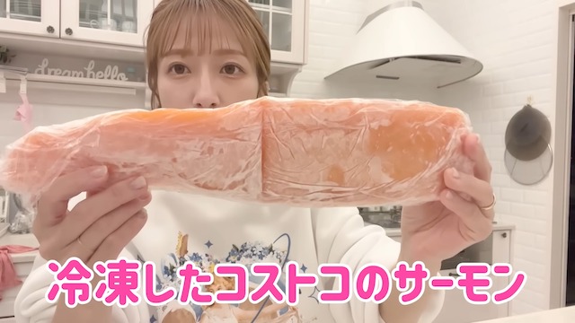 辻希美、寝不足続きの状態で夕飯作りの画像
