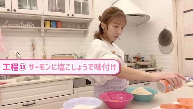 辻希美、寝不足続きの状態で夕飯作りの画像