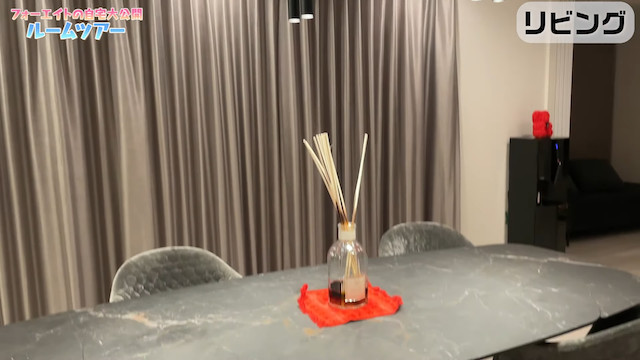 フォーエイト・こたつ、高級感ある自宅を公開の画像