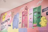 プリ機専門店『girls mignon』心斎橋GATE店には、ポケモン一色の装飾が施される