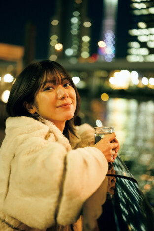 AKB48大西桃香エッセイ『47の素敵な日本酒』2024年2月7日発売決定！　飲み歩きデートのような撮り下ろし写真も収録
