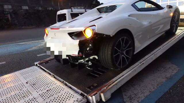 あま猫、愛車「フェラーリ」が追突事故で損傷の画像