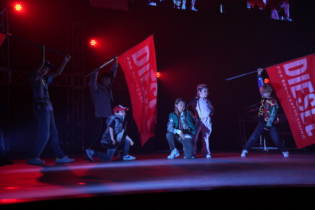 EXPG STUDIO生による濃密なエンタテインメント　LIL LEAGUEも駆けつけた『THE STAGE』東京公演の画像1-1