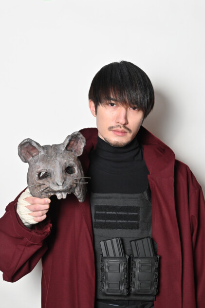 新空港占拠』「獣」鼠はジェシー演じる謎の男 “山猫”は空港内にいる 