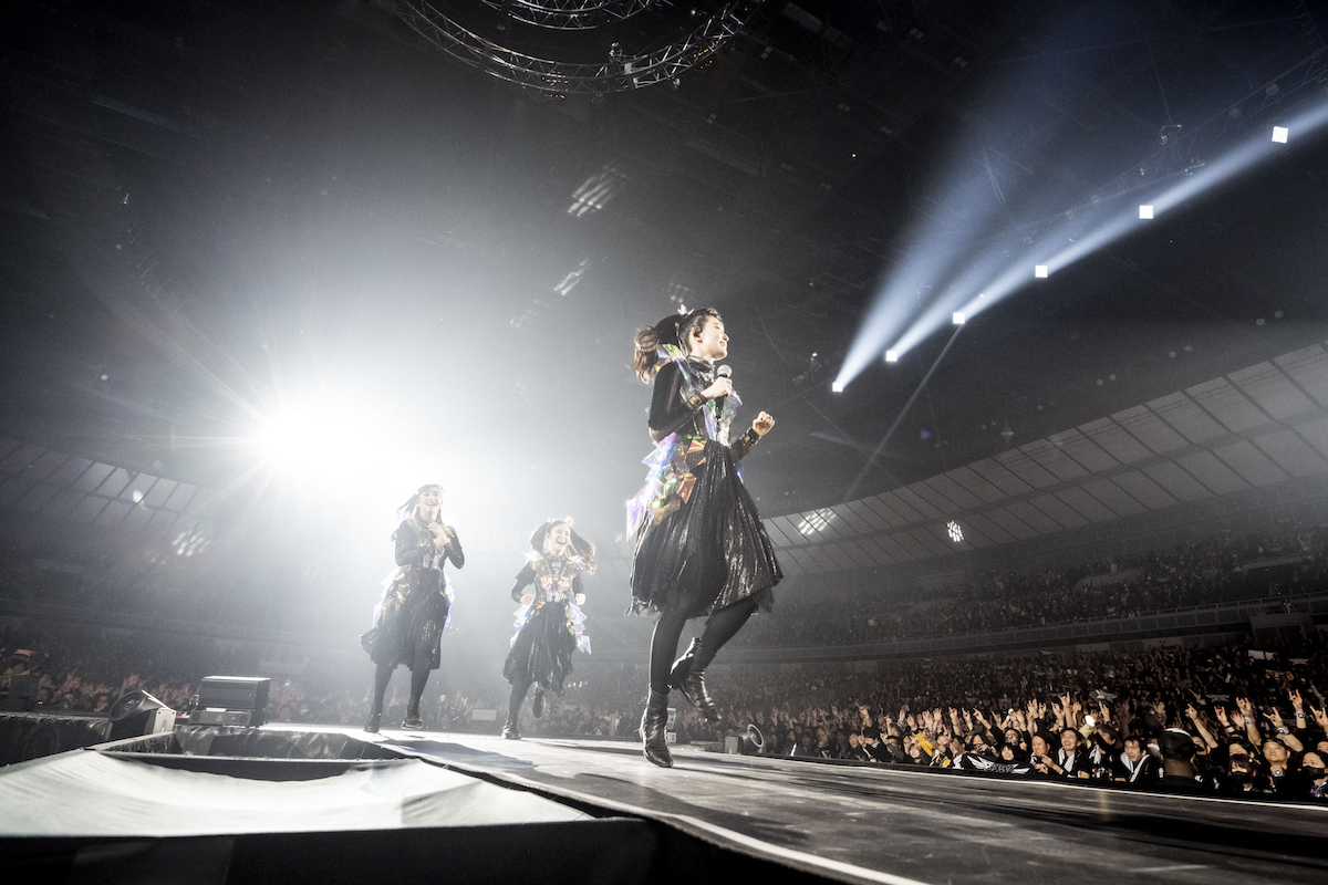 BABYMETAL WORLD TOUR 2023 – 2024 LEGEND-MM』「20 NIGHT」ライブ写真（撮影＝Takeshi Yao）