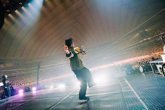 King Gnuは感情のままに駆け抜ける　ブッとんだ演奏で5万5千人を熱狂させた東京ドーム公演の画像5-2