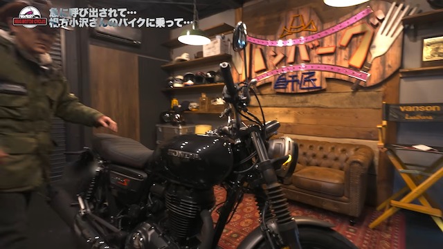 スピードワゴン井戸田、小沢のバイクで爆走の画像