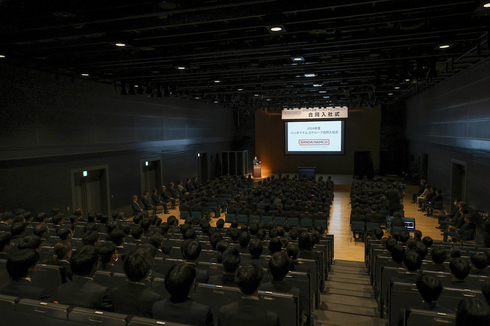 「入社おめガシャポン」で新入社員歓迎の画像