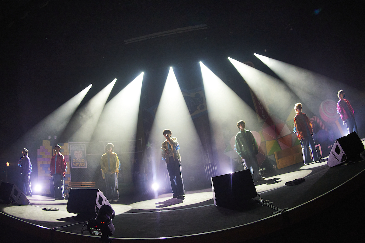 『THE SUPER FRUIT 2nd ONEMAN TOUR - Blue Fruits Tour2024 -』昭和女子大学人見記念講堂公演の模様（撮影＝上溝恭香）