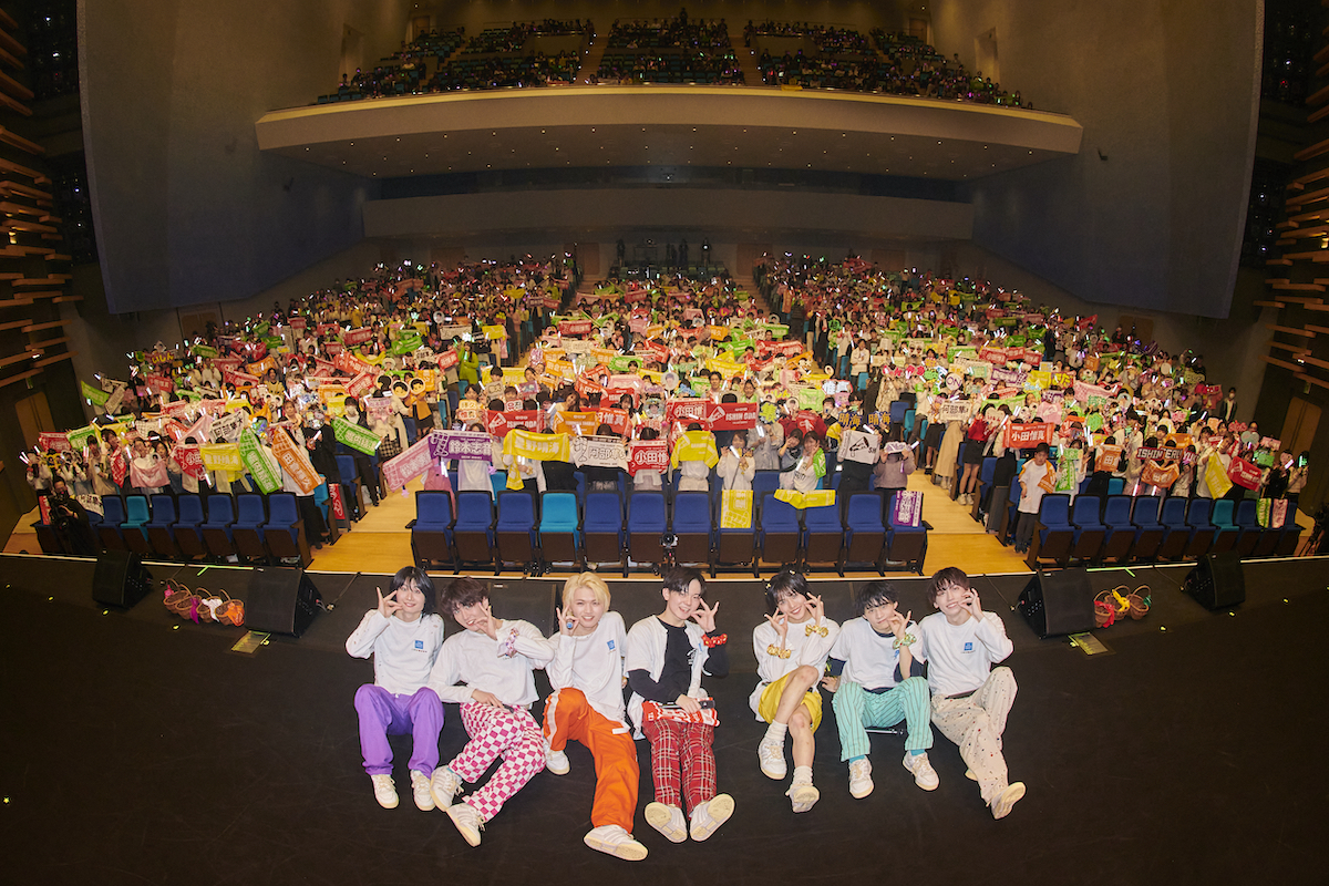 『THE SUPER FRUIT 2nd ONEMAN TOUR - Blue Fruits Tour2024 -』昭和女子大学人見記念講堂公演の模様（撮影＝上溝恭香）