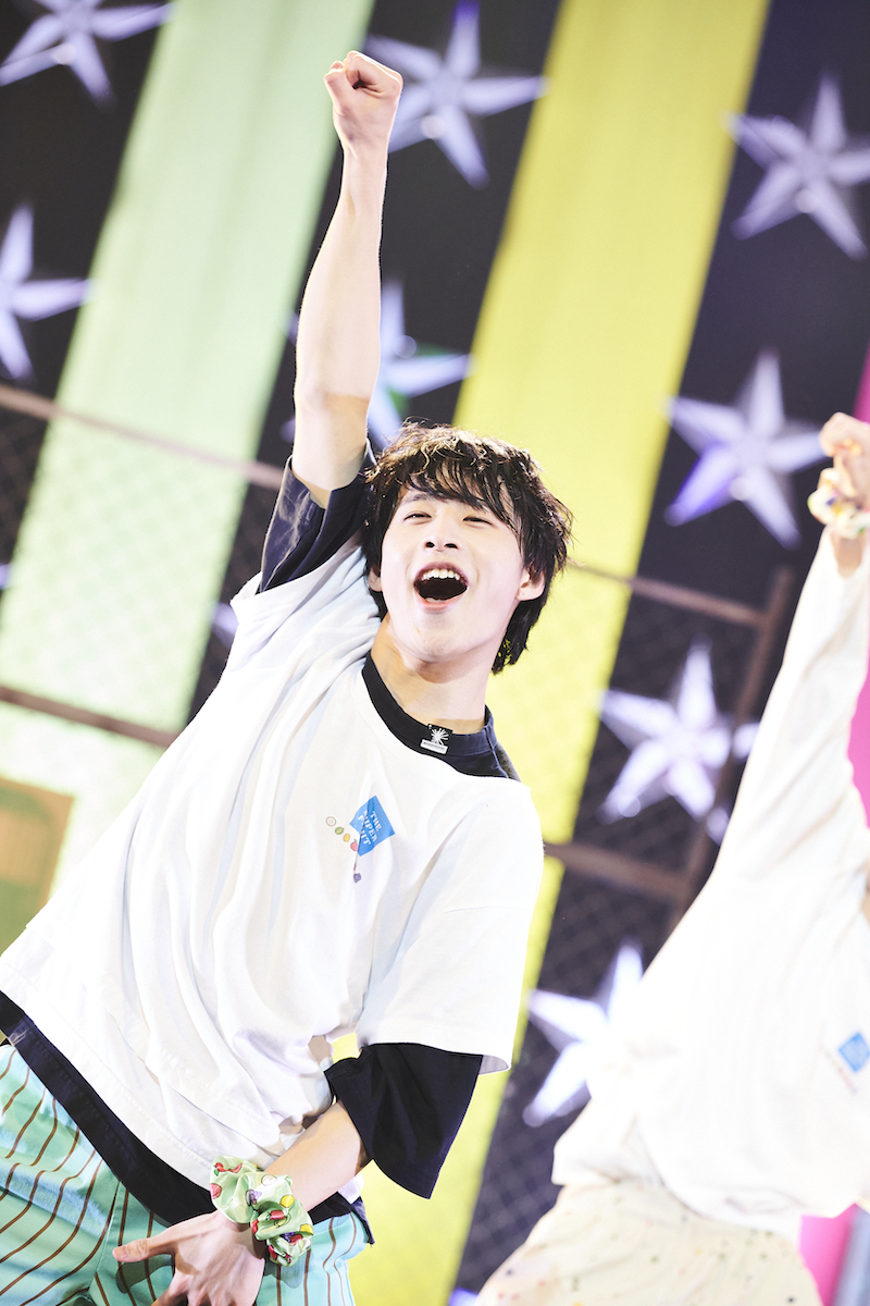 『THE SUPER FRUIT 2nd ONEMAN TOUR - Blue Fruits Tour2024 -』昭和女子大学人見記念講堂公演の模様（撮影＝上溝恭香）