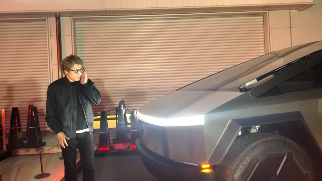 ロンブー淳、1400万円のサイバートラックに驚きの画像