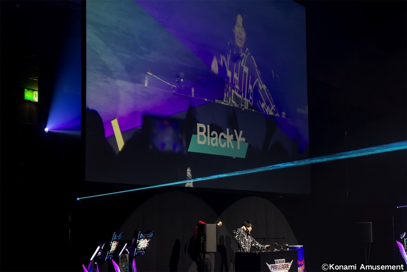 公募発アーティストの代表格と称するにふさわしいBlackYによるステージ