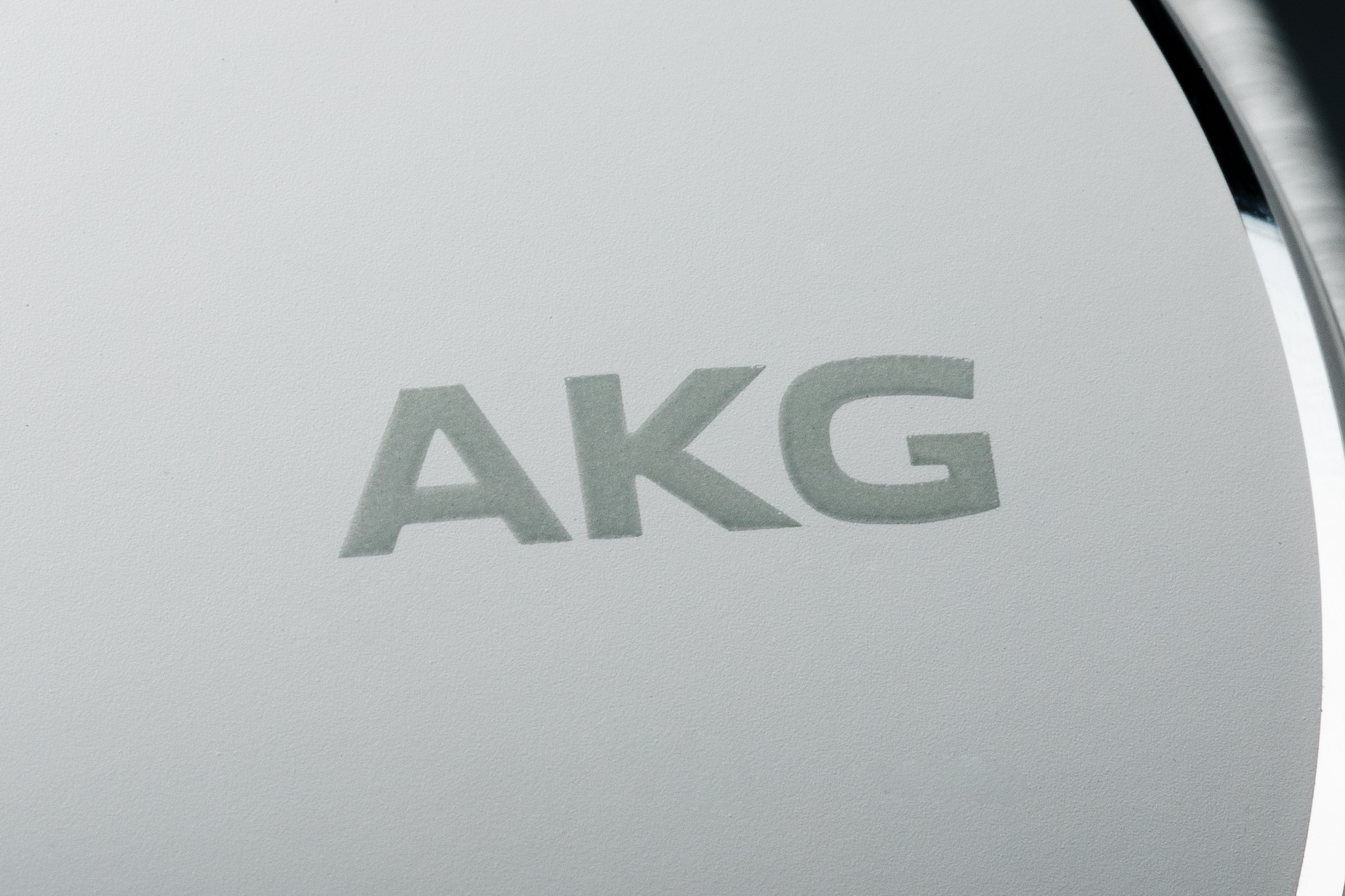 評論家が驚愕した「AKG」新作のサウンドの画像