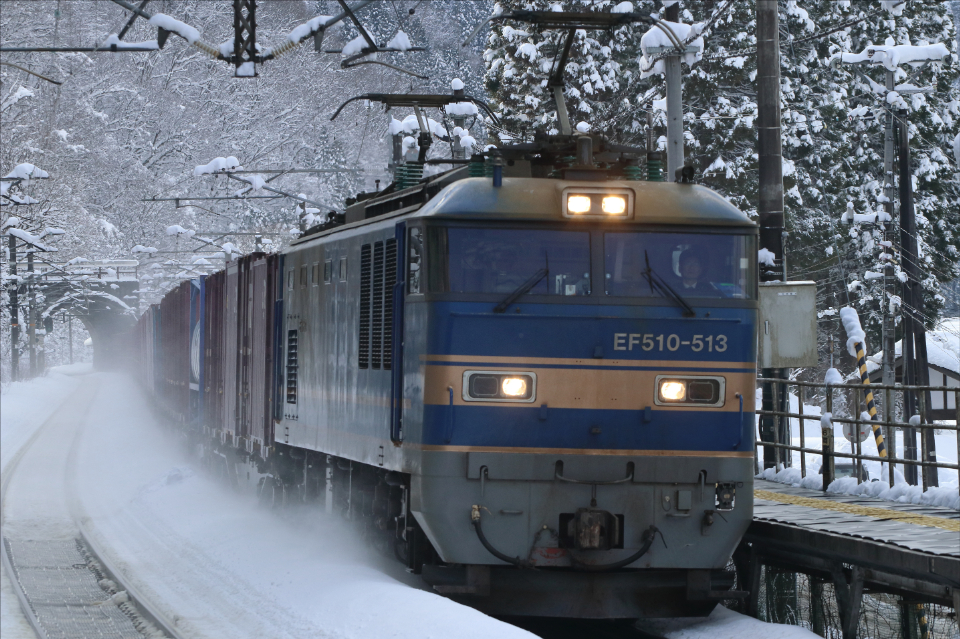 『 関西の鉄道車両図鑑』7年振りに大改訂の画像