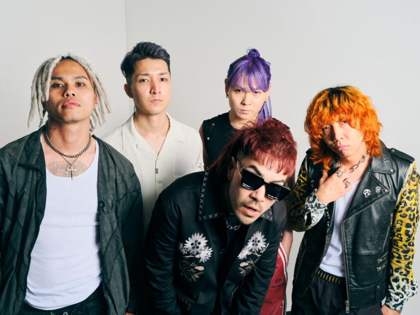 Crossfaith、新フェーズで放つ『AЯK』