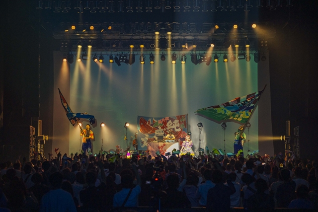 水曜日のカンパネラ『ZEPP TOUR 2024〜POP DELIVERY〜』初日より