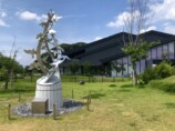 京アニ“志を繋ぐ碑”ファン撮影に議論紛糾の画像