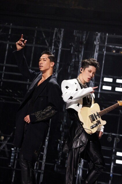 EXILE AKIRA&MIYAVI、『Call Me By Fire』出演