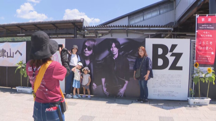 稲葉浩志ら街に活気あふれる凱旋公演の数々