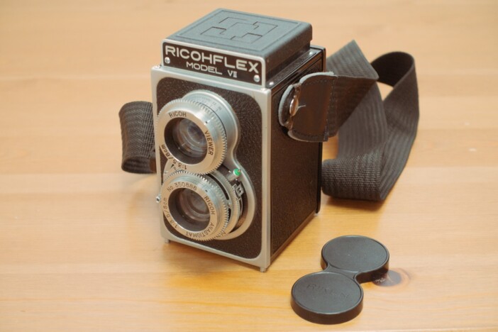 2000円でゲットした70年前の二眼レフ「Ricohflex」がよく写る 専用アクセサリで35mmフィルムも装填可能