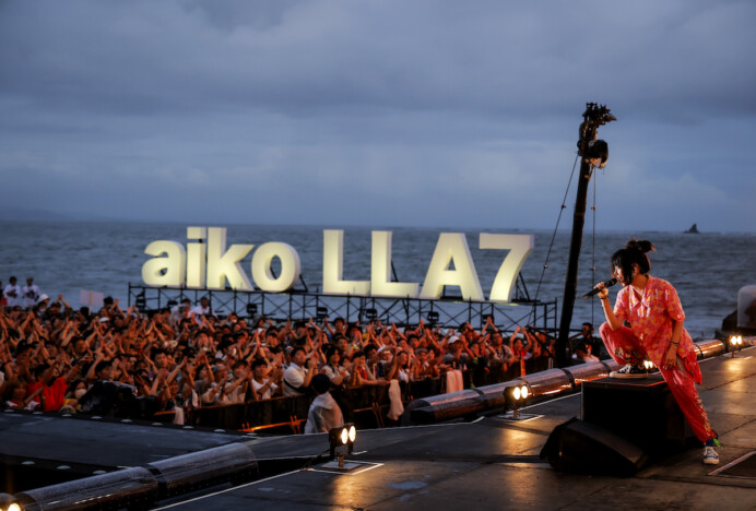 aiko、雨の中で完遂した6年ぶりの『Love Like Aloha』　「花火」で迎えたフィナーレに届いた願い