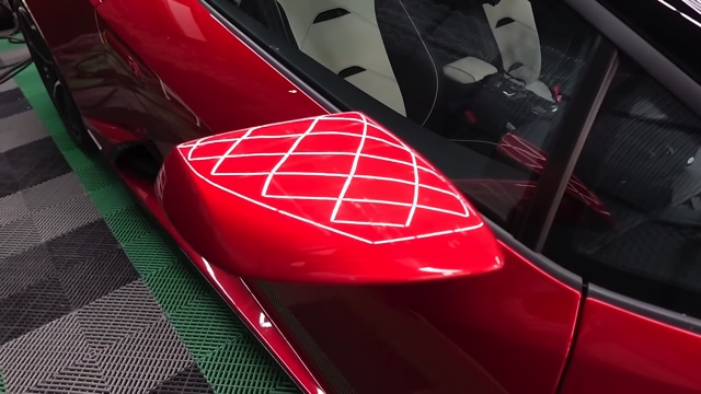 あま猫、ランボルギーニを洗車　の画像