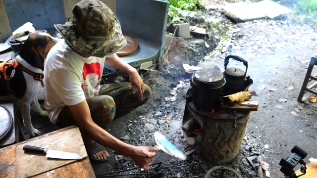 東出昌大、山小屋で夏野菜たっぷりのカレー作りの画像