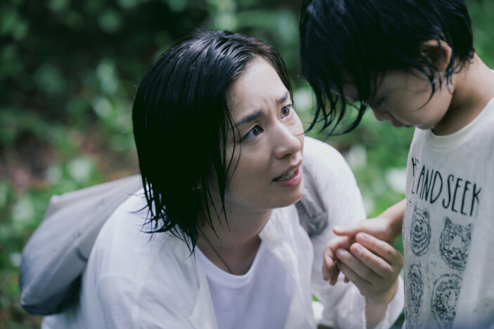 尾野真千子、『ライオンの隠れ家』にサプライズ出演　柳楽優弥＆坂東龍汰の姉役に