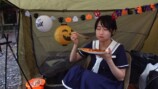 YouTuber・mii、セーラー服でソロキャンプの画像