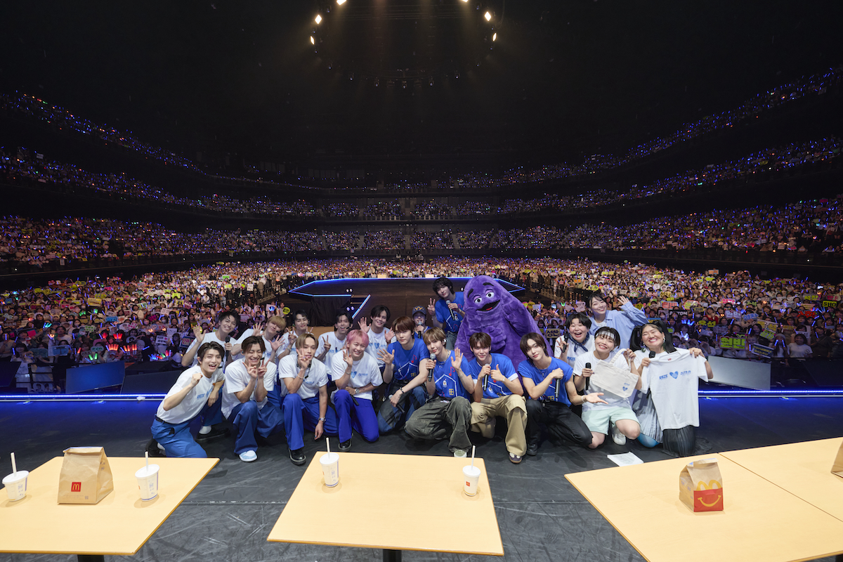 『The BLUE HAPPY FESTIVAL 2024』超特急、RIIZE、MyMの集合写真