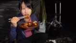 キャンプ女子YouTuber・mii、“キャンプ飯”堪能の画像