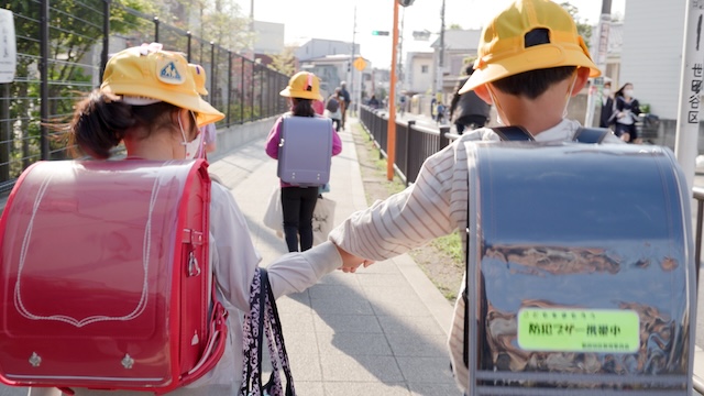 『小学校～それは小さな社会～』本予告公開