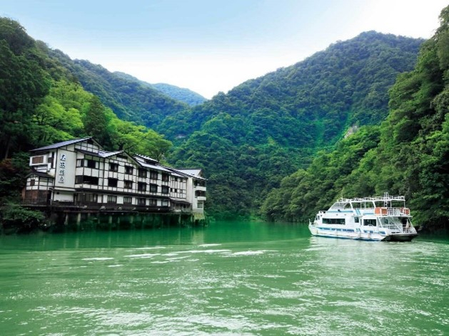 「帰りたくない温泉宿50」特集『東京カレンダー』の画像